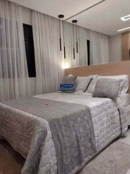 Apartamento em Obras com 2 Dorms varanda e Vaga